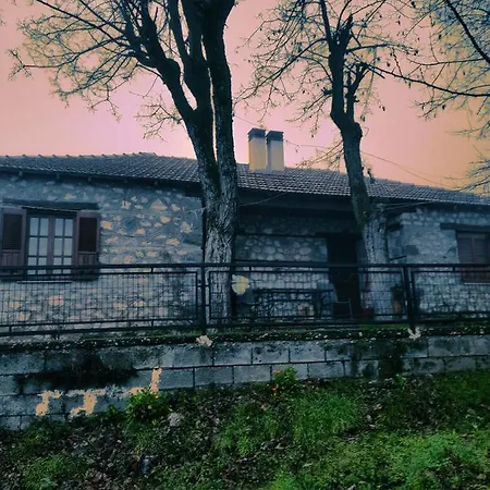 Holiday home παραδοσιακο πετρινο εξοχικο με εσωτερικο τζακι *