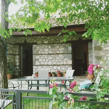 Holiday home παραδοσιακο πετρινο εξοχικο με εσωτερικο τζακι *