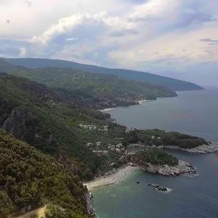παραδοσιακή μεζονέτα στην