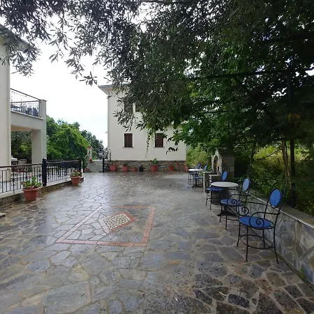 παραδοσιακή μεζονέτα στην *