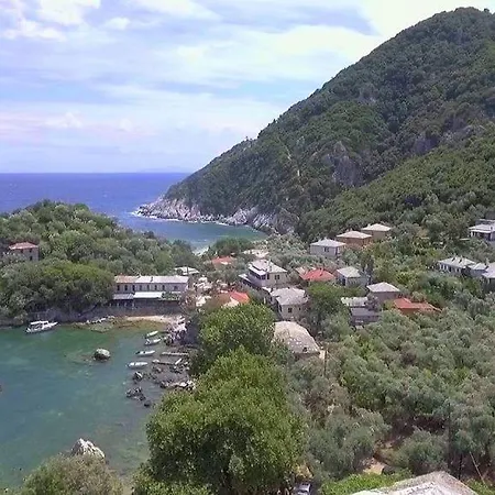 παραδοσιακή μεζονέτα στην Дом отдыха Дамухари